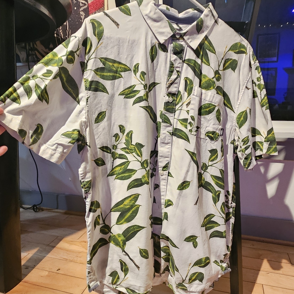Vans Leaf Pattern Classic Fit Shirt